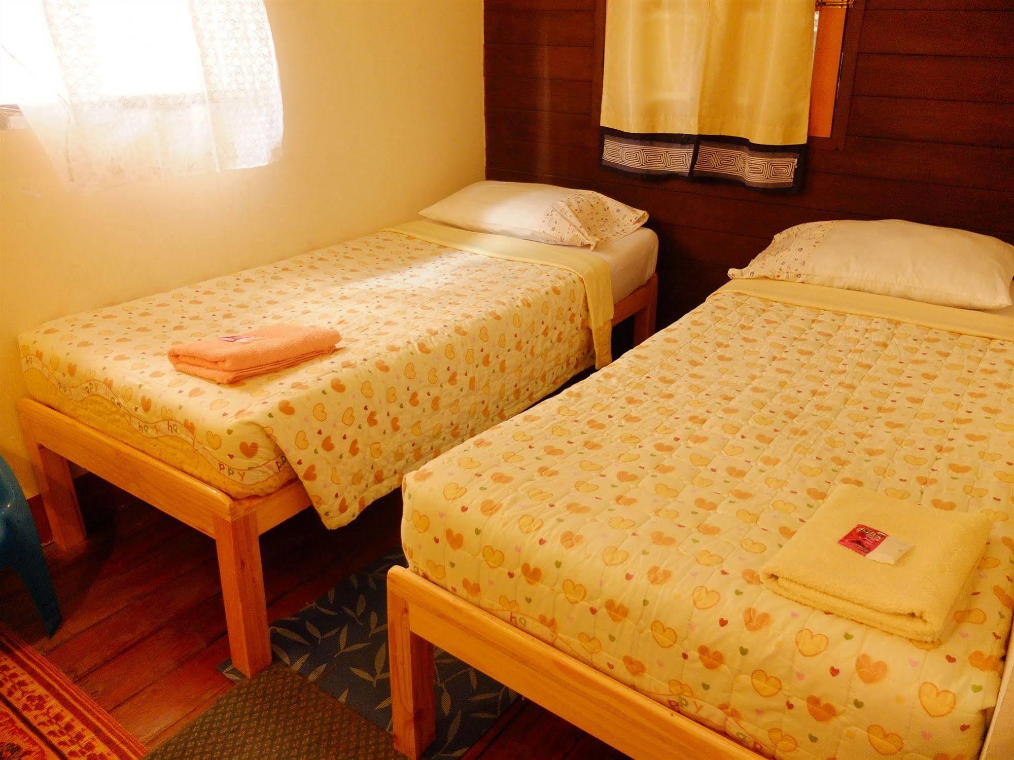 Boonmee Guest House Chiang Mai Exterior photo