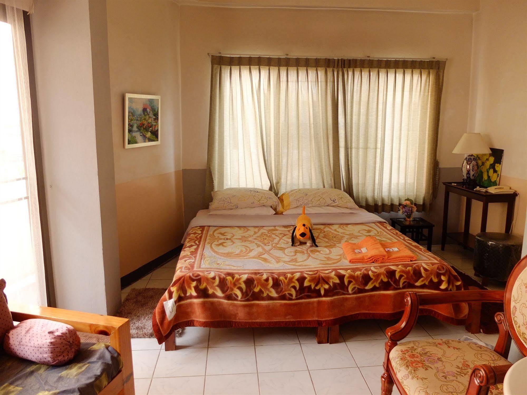 Boonmee Guest House Chiang Mai Exterior photo