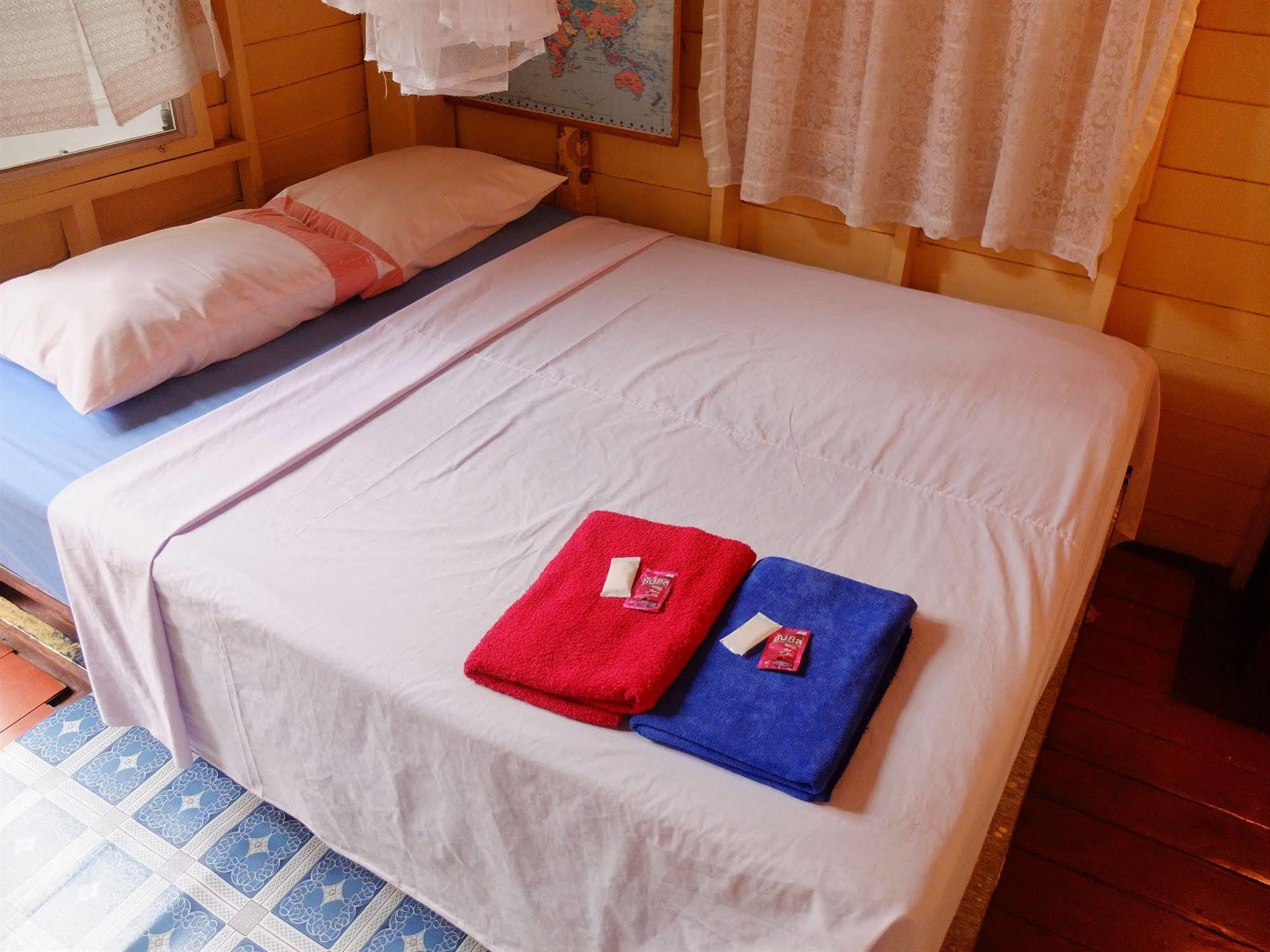 Boonmee Guest House Chiang Mai Exterior photo