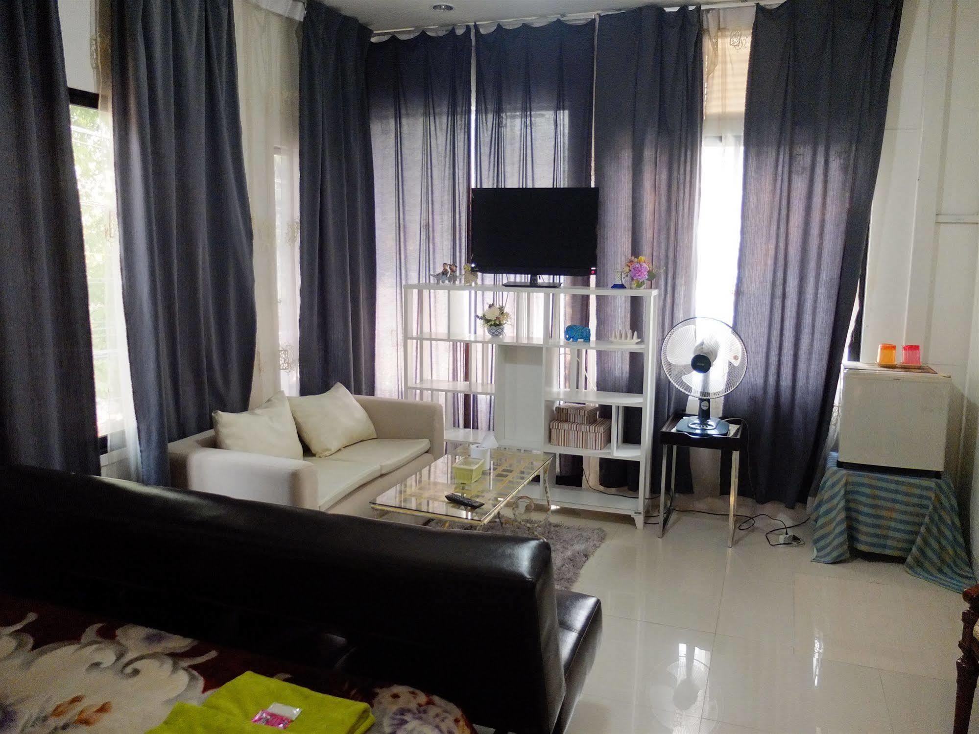 Boonmee Guest House Chiang Mai Exterior photo
