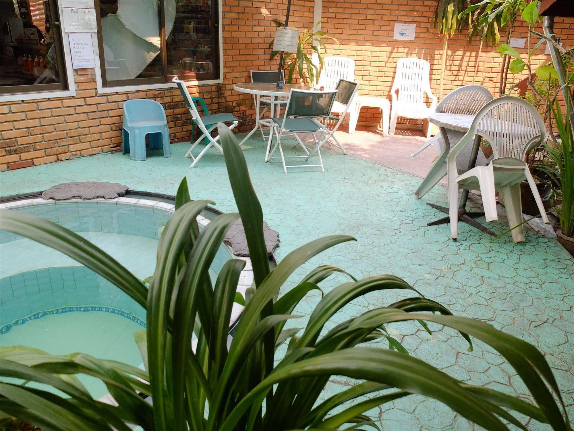 Boonmee Guest House Chiang Mai Exterior photo