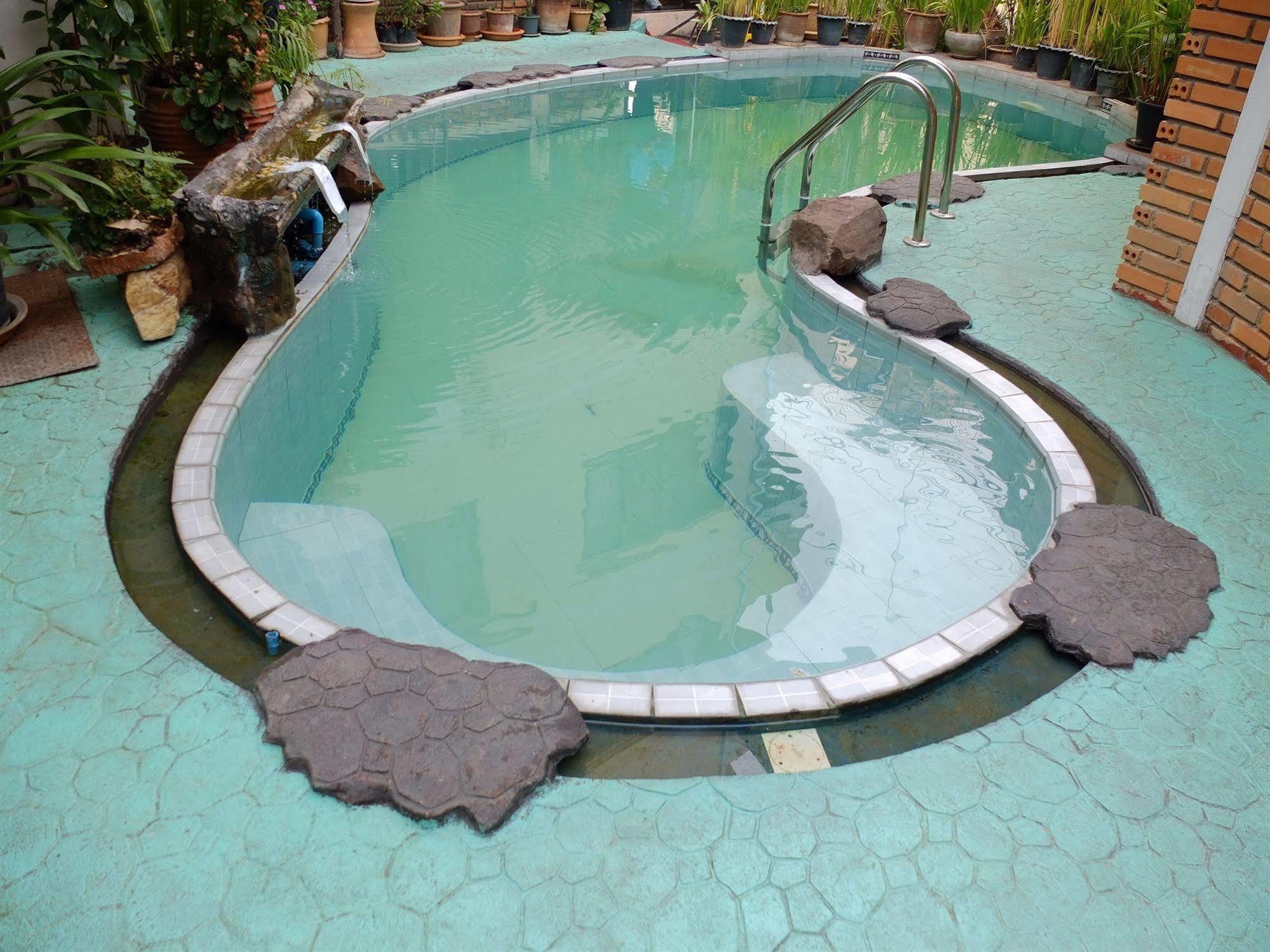Boonmee Guest House Chiang Mai Exterior photo